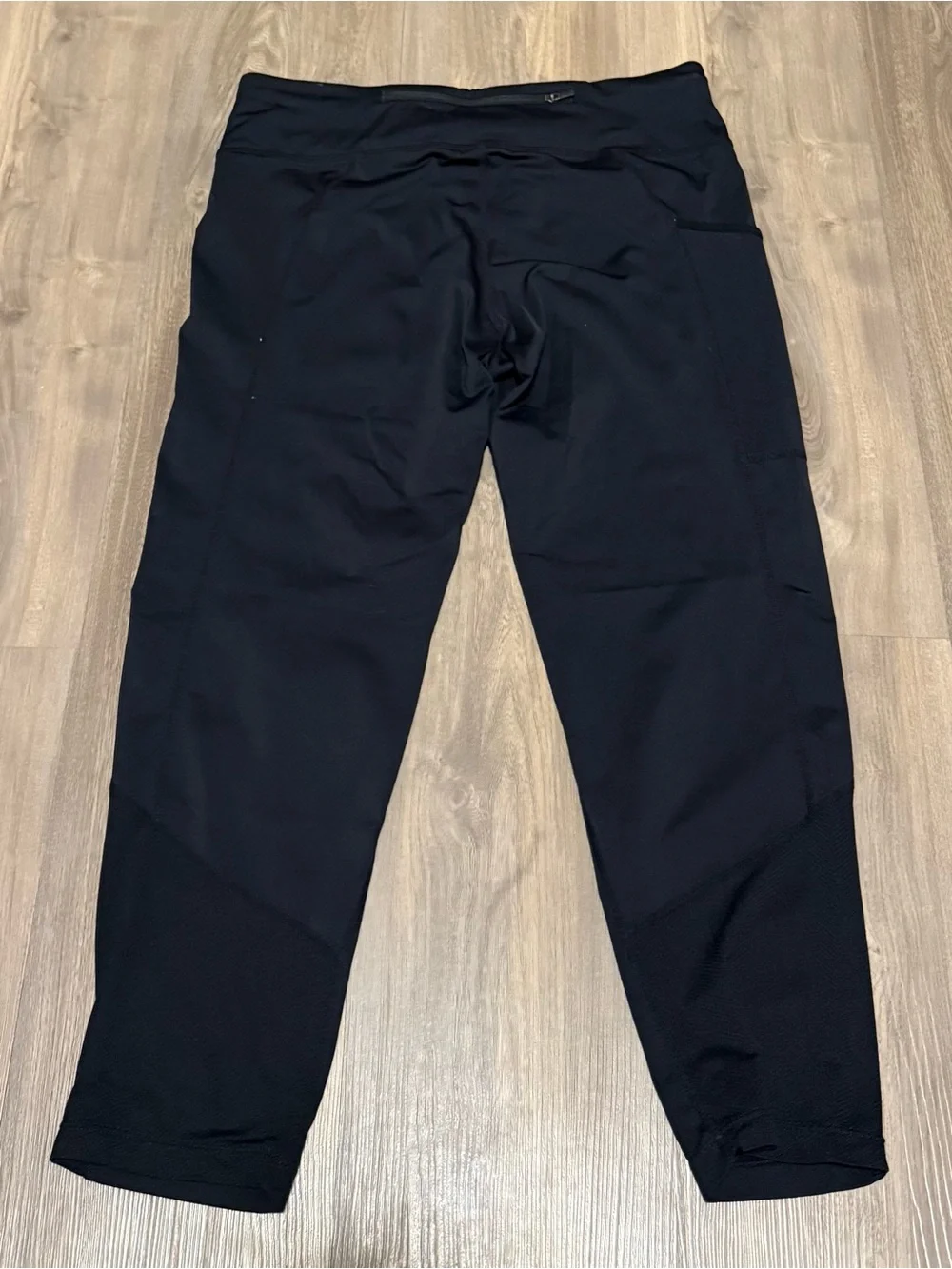 Nike Black Women's Cropped Leggings with Swoosh